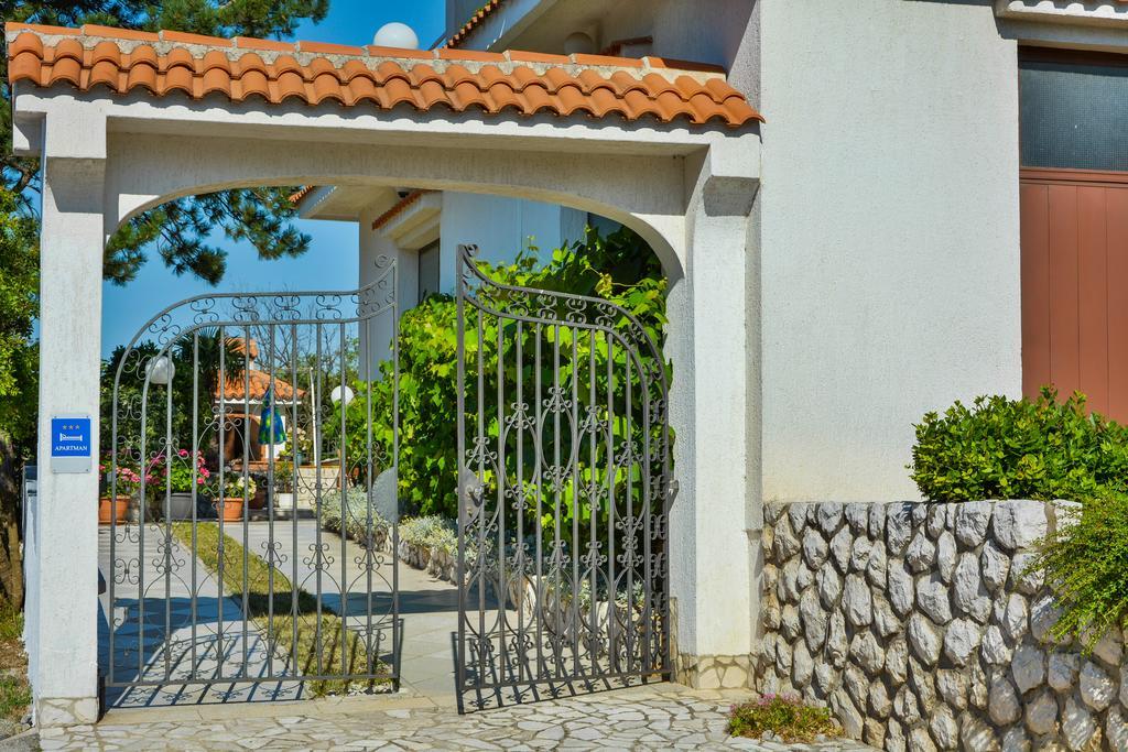 Bella Vista Apartments 茨里克韦尼察 外观 照片