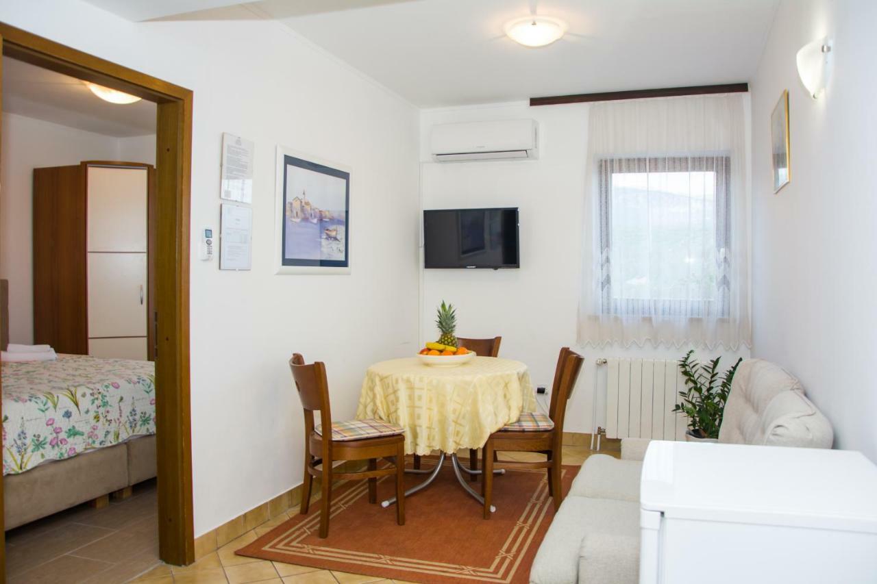 Bella Vista Apartments 茨里克韦尼察 外观 照片