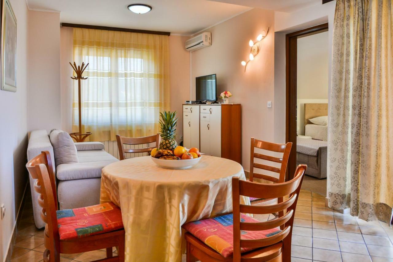 Bella Vista Apartments 茨里克韦尼察 外观 照片
